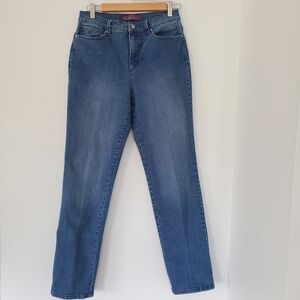 GLORIA VANDERBILT Sz 6 AMANDA Med Wash Denim Jean High Rise Straight Leg Pockets